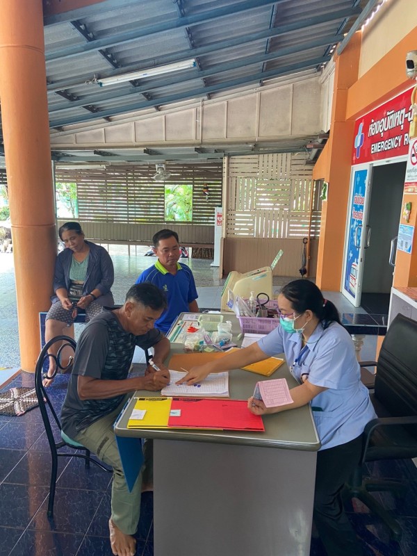 28 พ.ค.67 รพ.สต.บ้านสันป่าไร่ จ่ายยาผู้ป่วยโรคความดันโลหิตสูง กลุ่ม 2 ที่รับยาที่ รพ.สต.จำนวน 53 ราย