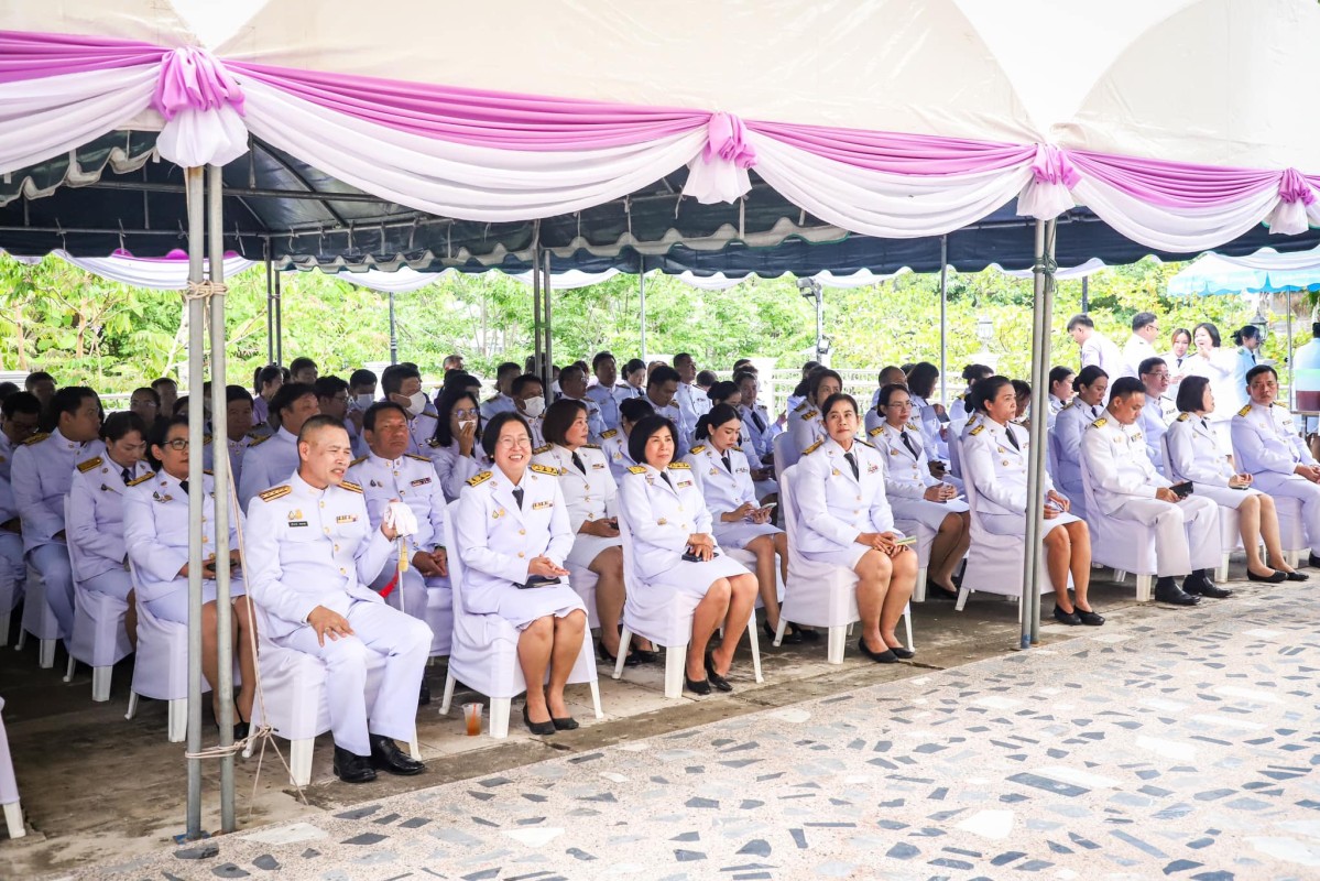 รองปลัดองค์การบริหารส่วนจังหวัดตาก เข้าร่วมพิธีพิธีเจริญพระพุทธมนต์สมโภชพระพุทธรูปสำคัญประจำจังหวัดตาก เฉลิมพระเกียรติ สมเด็จพระนางเจ้าฯ พระบรมราชินี เนื่องในโอกาสวันเฉลิมพระชนมพรรษา 