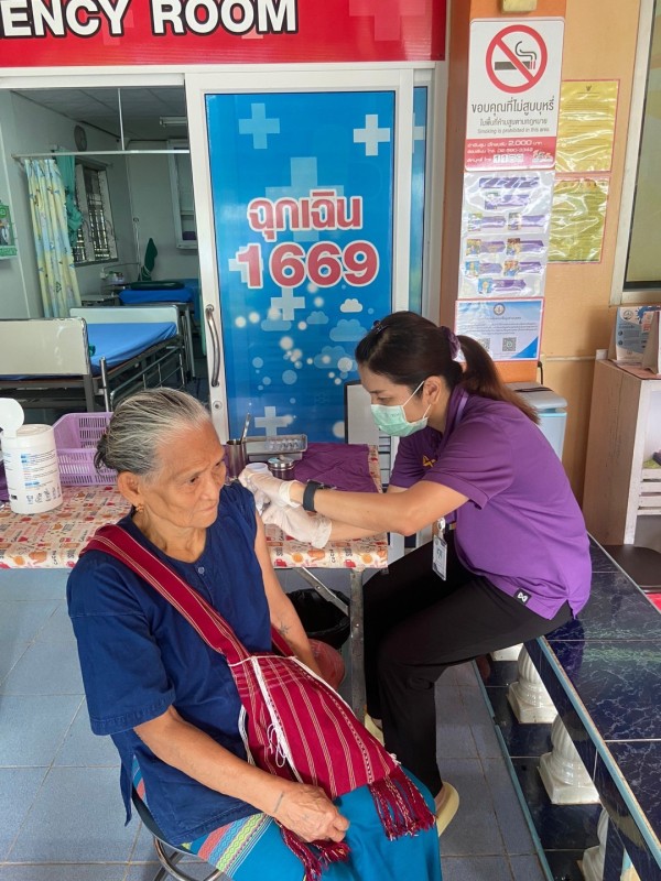 5 มิ.ย.67 รพ.สต.บ้านสันป่าไร่ ฉีดวัคซีนป้องกันไข้หวัดใหญ่ ประชาชนกลุ่มเสี่ยง จำนวน 57 ราย