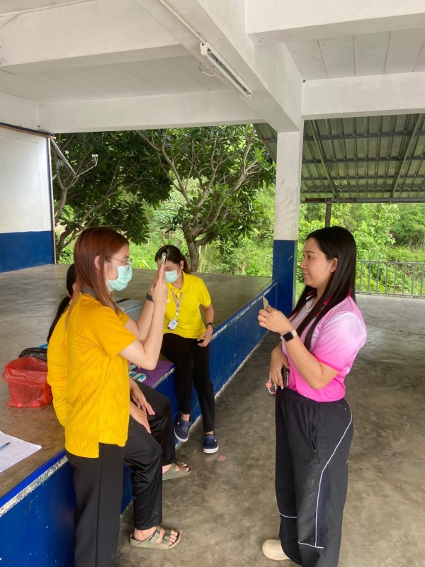 6 มิ.ย.67 รพ.สต.บ้านสันป่าไร่ ฉีดวัคซีนป้องกันโรคมะเร็งปากมดลูก(HPV) เข็มที่ 2 แก่ นักเรียนหญิง อายุ 15-18ปี , ครู , อสม.จำนวน 39 ราย