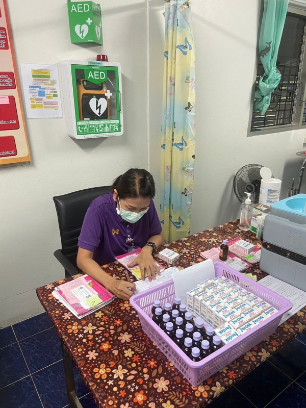 12 มิ.ย.67 รพ.สต.บ้านสันป่าไร่ ฉีดวัคซีนเด็ก อายุ 2 เดือน ถึง 4 ปี จำนวน 36 ราย และตรวจสุขภาพช่องปาก,เคลือบฟลูออไรด์,เจาะเลือดตรวจความเข้มข้นของเลือด(hct),จ่ายยา para syr , ferrous syr และยืนยันตัวตน(Authen)