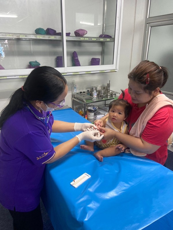 12 มิ.ย.67 รพ.สต.บ้านสันป่าไร่ ฉีดวัคซีนเด็ก อายุ 2 เดือน ถึง 4 ปี จำนวน 36 ราย และตรวจสุขภาพช่องปาก,เคลือบฟลูออไรด์,เจาะเลือดตรวจความเข้มข้นของเลือด(hct),จ่ายยา para syr , ferrous syr และยืนยันตัวตน(Authen)