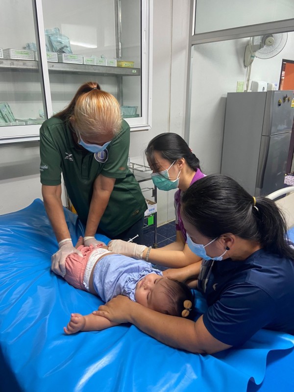 10 ก.ค.67 รพ.สต.บ้านสันป่าไร่ ให้บริการฉีดวัคซีนเด็กอายุ 2 เดือน ถึง 4 ปี , ตรวจสุขภาพช่องปาก , เคลือบฟลูออไรด์ , ให้ทันตสุขศึกษา , เจาะเลือดตรวจความเข้มข้นของเลือด(hct), จ่ายยา para syr + ferrous syr , ยืนยันตัวตน(Authen) จำนวน 25 ราย