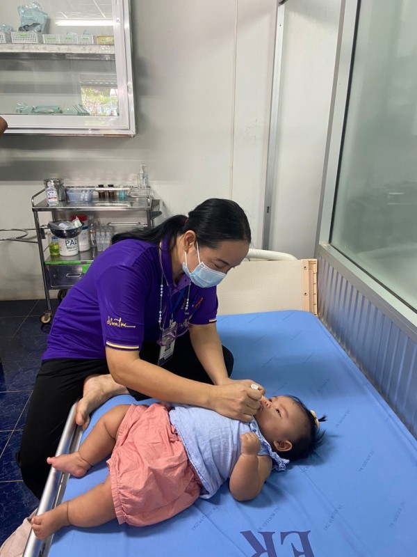 10 ก.ค.67 รพ.สต.บ้านสันป่าไร่ ให้บริการฉีดวัคซีนเด็กอายุ 2 เดือน ถึง 4 ปี , ตรวจสุขภาพช่องปาก , เคลือบฟลูออไรด์ , ให้ทันตสุขศึกษา , เจาะเลือดตรวจความเข้มข้นของเลือด(hct), จ่ายยา para syr + ferrous syr , ยืนยันตัวตน(Authen) จำนวน 25 ราย