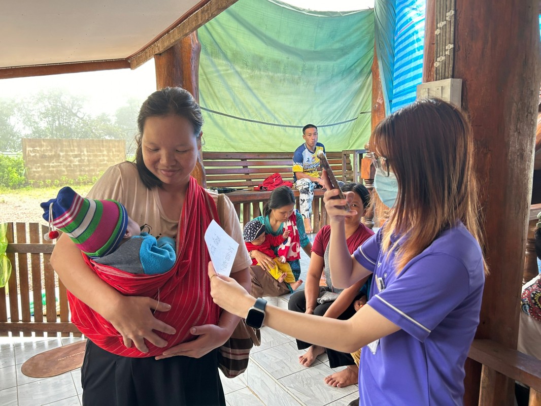 12 ก.ค.67 รพ.สต.บ้านสันป่าไร่ ออกหน่วยฉีดวัคซีนเด็กอายุ 2 เดือน ถึง 4 ปี หมู่ 6 บ้านห้วยกระทิง จำนวน 18 ราย