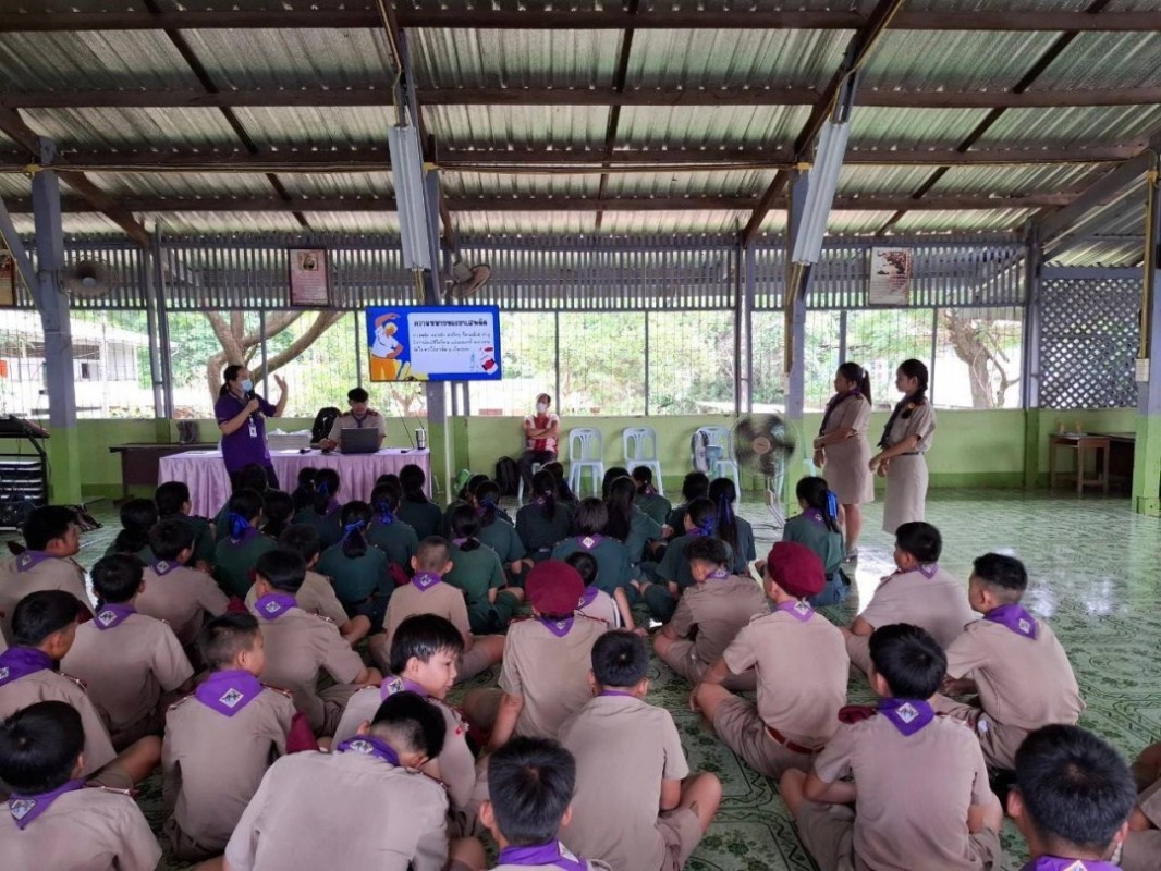 7 ส.ค. 67 นางเสาร์แก้ว อ่วมพิทยา เจ้าพนักสาธารณสุข รพ.สต.บ้านสันป่าไร่ร่วมกับนายวิทวัส ตาคำ ประธานเครือข่ายคนต่อชีวิต ได้เป็นวิทยากรให้ความรู้เรื่องยาเสพติด แก่นักเรียนโรงเรียนบ้านสันป่าไร่
