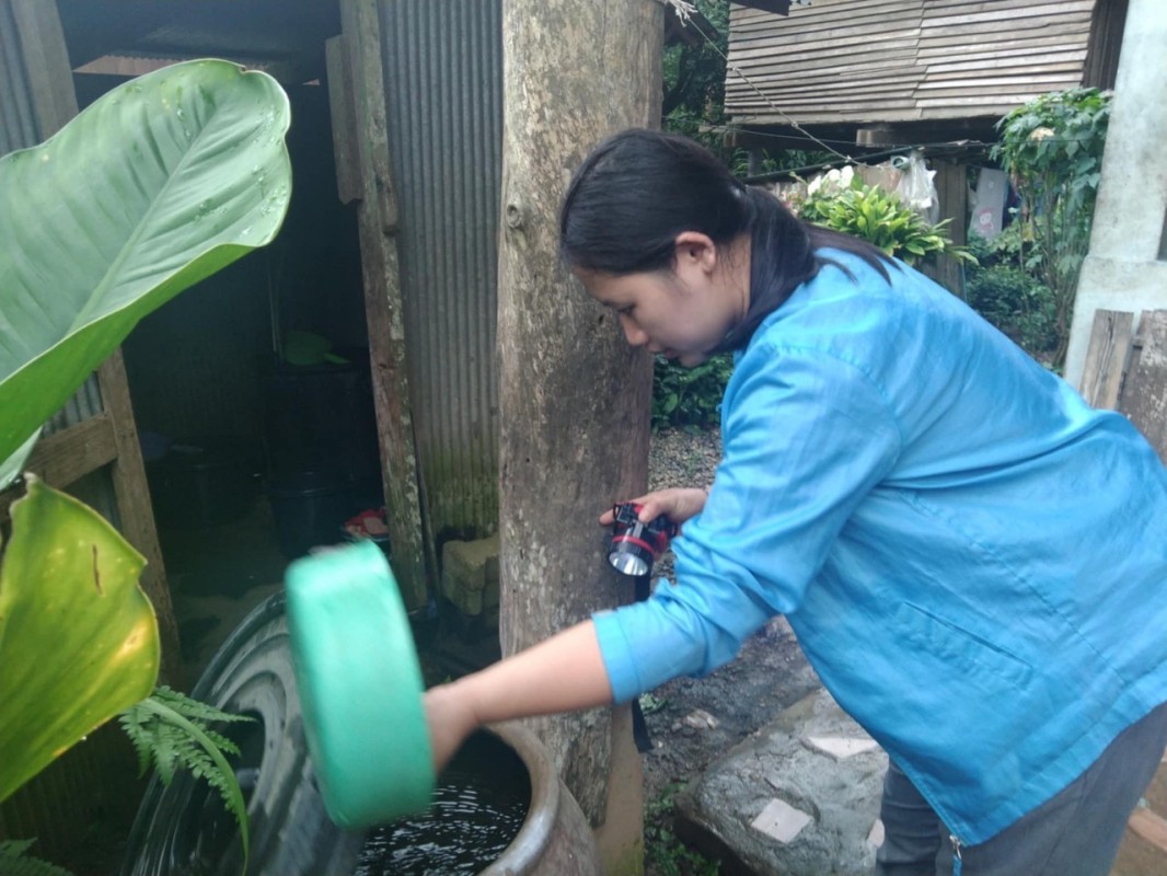 12 ส.ค. 67 รพ.สต.บ้านสันป่าไร่ร่วมกับอาสาสมัครสาธารณสุขและประชาชน ม.2บ้านตีนธาตุ ร่วมกิจกรรมจิตอาสา แม่ของแผ่นดิน รณรงค์สำรวจและทำลายแหล่งเพาะพันธ์ลูกน้ำยุงลาย เนื่องในวันแม่แห่งชาติ