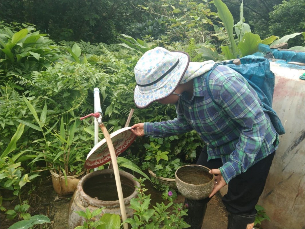 12 ส.ค. 67 รพ.สต.บ้านสันป่าไร่ร่วมกับอาสาสมัครสาธารณสุขและประชาชน ม.2บ้านตีนธาตุ ร่วมกิจกรรมจิตอาสา แม่ของแผ่นดิน รณรงค์สำรวจและทำลายแหล่งเพาะพันธ์ลูกน้ำยุงลาย เนื่องในวันแม่แห่งชาติ