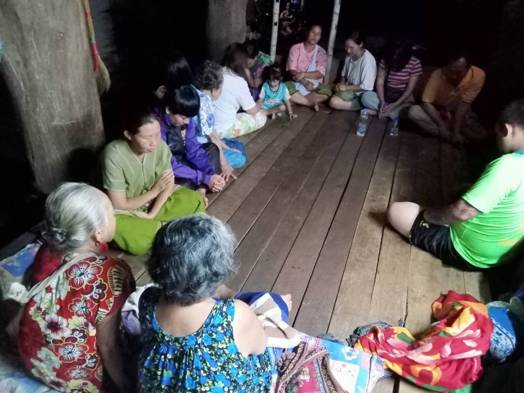 10 ส.ค. 67 จนท.รพ.สต.บ้านสันป่าไร่ร่วมกับทีมคืนสุข ผู้นำชุมชน ผู้นำศาสนาและทีมผู้สูงอายุลุยไม่รู้โรย เยี่ยมบ้านเพื่อเสริมพลัง ให้กำลังใจ ให้คำปรึกษา ให้ความช่วยเหลือเบื้องต้นและแนะนำการส่งตัวรักษาต่อแก่ผู้สูงอายุที่ทำร้ายตนเองแต่ไม่สำเร็จ ที่ม.3บ้านป่าไร่