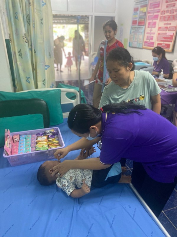 14 ส.ค.67 รพ.สต.บ้านสันป่าไร่ ให้บริการฉีดวัคซีนเด็ก อายุ 2 เดือน ถึง 4 ปี จำนวน 24 ราย พร้อมตรวจสุขภาพช่องปาก,เคลือบฟลูออไรด์,ให้ทันตสุขศึกษาแก่ผู้ปกครองเด็ก,เจาะเลือดตรวจ HCT , ยืนยันตัวตน(Authen) ,จ่ายยา para syr และ ferrous syr