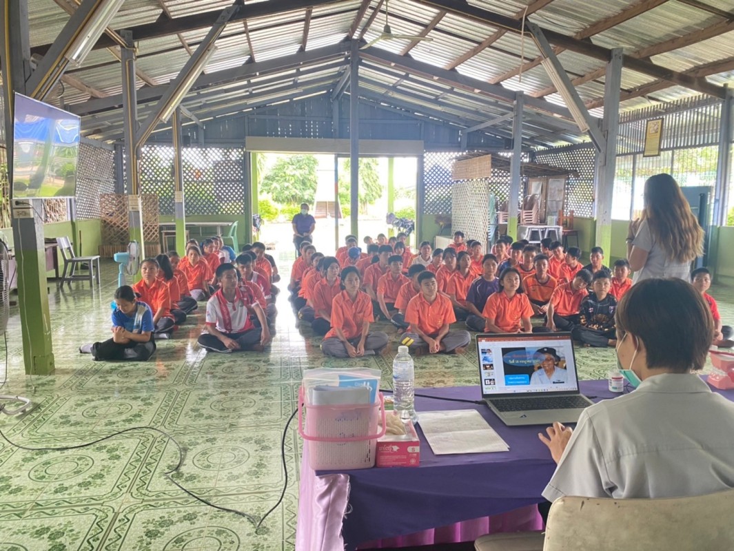 18 ก.ค. 67 นส.พนิดา ตลับทอง จพ.ทันตาภิบาลปฏิบัติการพร้อมด้วยนส.โสภา วรนารถวิชัย ผู้ช่วยทันตกรรม รพ.สต.บ้านสันป่าไร่ จัดกิจกรรมฟันสะอาดเหงือกแข็งแรงนักเรียนโรงเรียนบ้านสันป่าไร่ชั้นม.1 จำนวน 32 ราย พร้อมทั้งตรวจสุขภาพช่องปากและให้ทันตสุขศึกษานักเรียนม.2และ