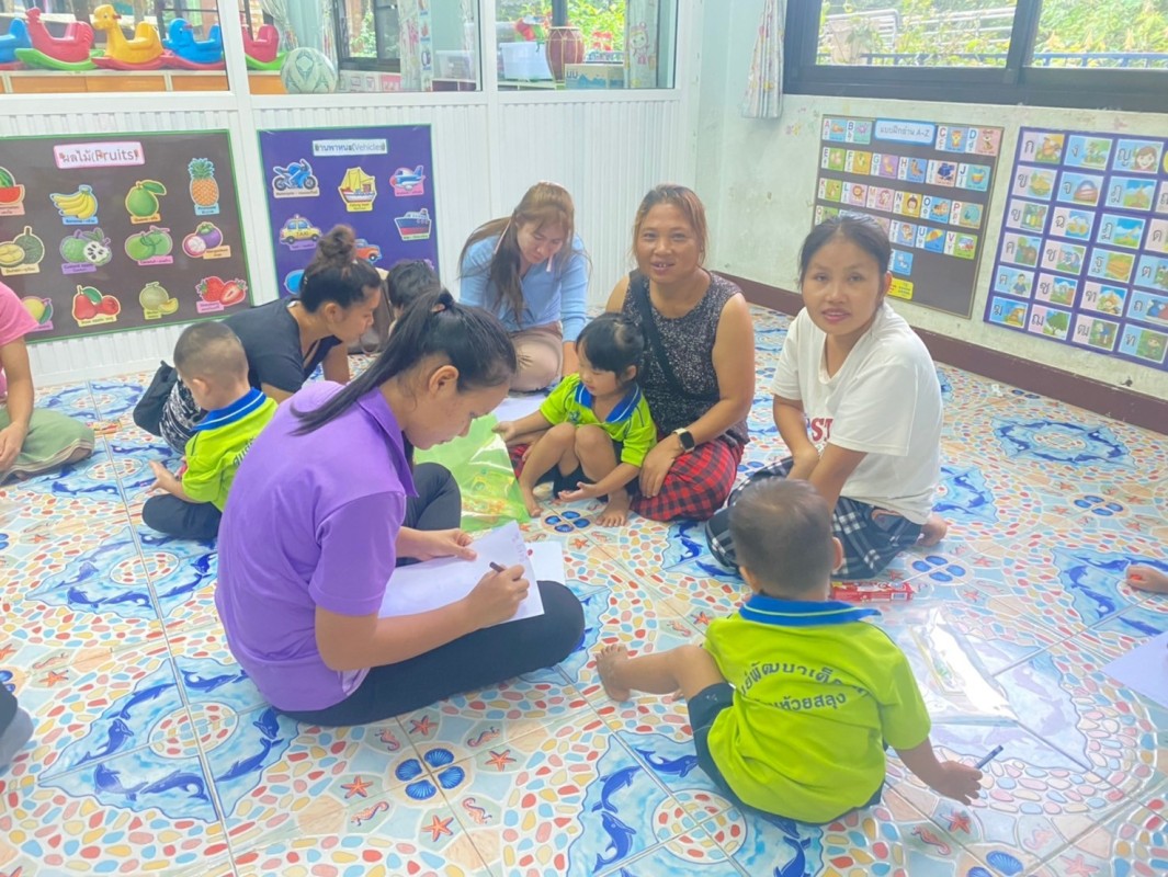 17 ส.ค. 67 นส.พนิดา ตลับทอง จพ.ทันตาภิบาลปฏิบัติการพร้อมด้วยนส.โสภา วรนารถวิชัย ผู้ช่วยทันตกรรม รพ.สต.บ้านสันป่าไร่ เป็นวิทยากรให้ความรู้กิจกรรมทันตสุขภาพที่ศพด.บ้านห้วยสลุงและตรวจสุขภาพช่องปากพร้อมทั้งเคลือบฟลูออไรด์จำนวน 28 ราย