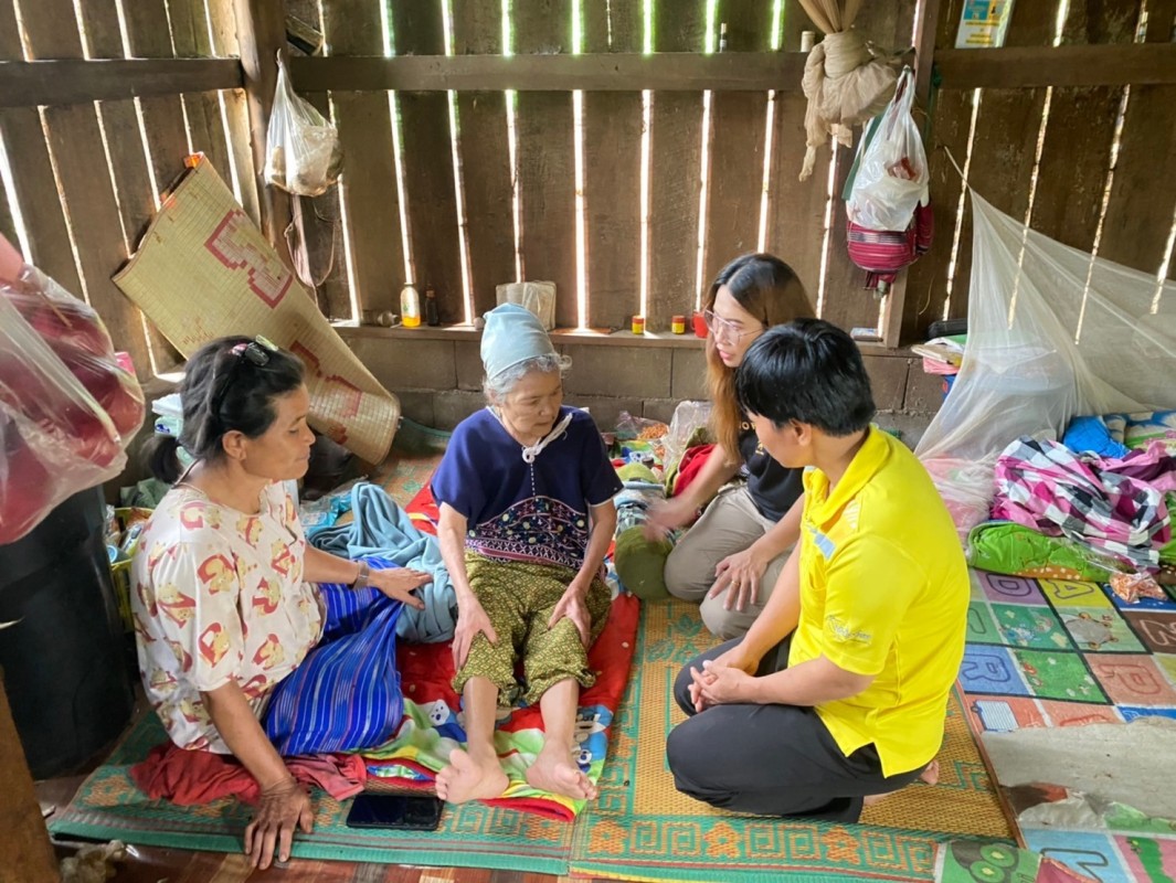 19 ส.ค. 67 นส.พนิดา ตลับทอง จพ.ทันตาภิบาลปฏิบัติการพร้อมด้วยนส.โสภา วรนารถวิชัย ผู้ช่วยทันตกรรม รพ.สต.บ้านสันป่าไร่ ตรวจสุขภาพช่องปากพร้อมทั้งเคลือบฟลูออไรด์ เด็กนักเรียนศศช.บ้านบือละพอและศศช.บ้านพะนิกรี จำนวน 84 รายและเยี่ยมบ้านติดตามดูแลผู้ป่วยติดบ้านที