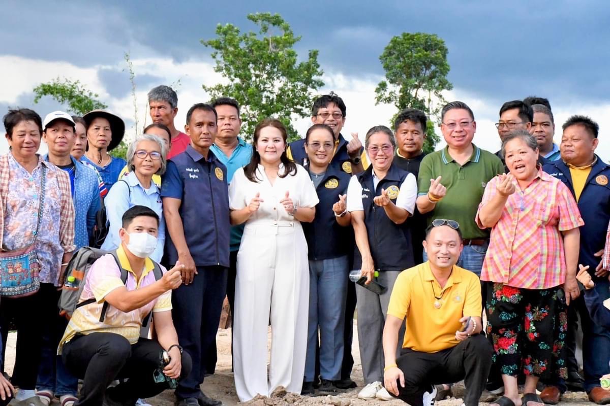 รองนายกองค์การบริหารส่วนจังหวัดตาก ลงพื้นที่ตรวจสอบบริเวณตลิ่งริมแม่น้ำวัง หมู่ที่ 1 บ้านวังโพ ตำบลวังจันทร์ อำเภอสามเงา จังหวัดตาก