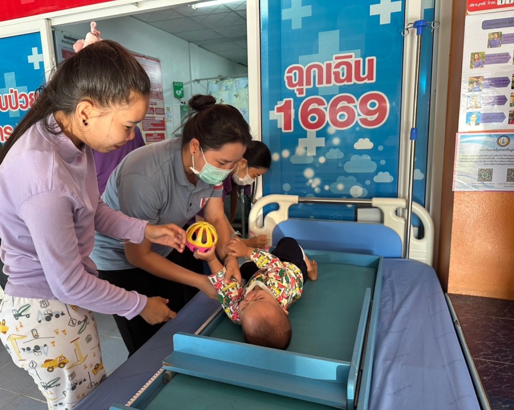 9 ต.ค.67 รพ.สต.บ้านสันป่าไร่ ฉีดวัคซีนเด็กอายุ 2 เดือน ถึง 4 ปี จำนวน 22 ราย และตรวจสุขภาพช่องปาก , เคลือบฟลูออไรด์ , ให้ทันตสุขศึกษาแก่ผู้ปกครอง , เจาะเลือดตรวจ hct , จ่ายยา ferrous syr , para syr  , ยืนยันตัวตน(Authen)