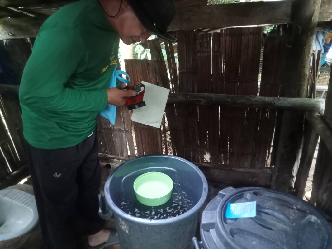 9 ต.ค.67 อาสาสมัครสาธารณสุข หมู่ที่ 2 บ้านตีนธาตุ หมู่ที่ 3 บ้านป่าไร่เหนือและหมู่ที่ 5 บ้านสันป่าไร่ รณรงค์สำรวจและทำลายแหล่งเพาะพันธ์ลูกน้ำยุงลาย รอบแรกเดือนตุลาคม 67