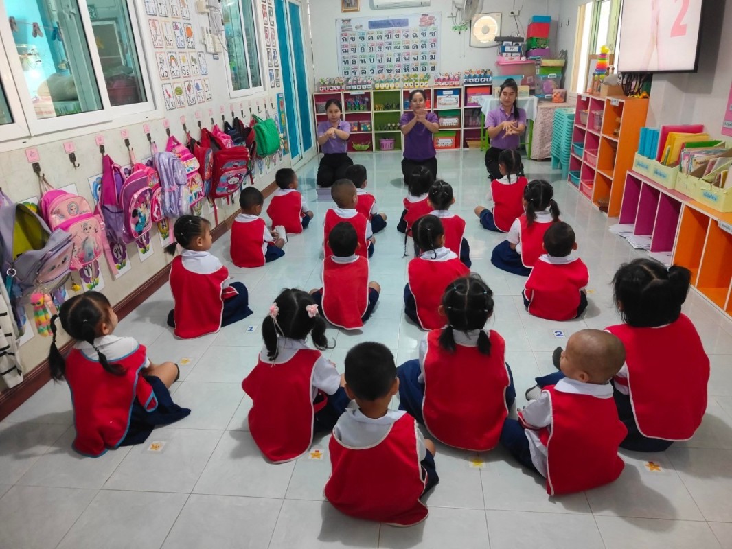 15 ต.ค.67 รพ.สต.บ้านสันป่าไร่ร่วมกับอาสาสมัครสาธารณสุขหมู่ที่2,3และ5 และศูนย์เด็กเล็กบ้านป่าไร่เหนือรณรงค์ให้ความรู้เกี่ยวกับการล้างมือ 7 ขั้นตอน เนื่องในวันล้างมือโลก