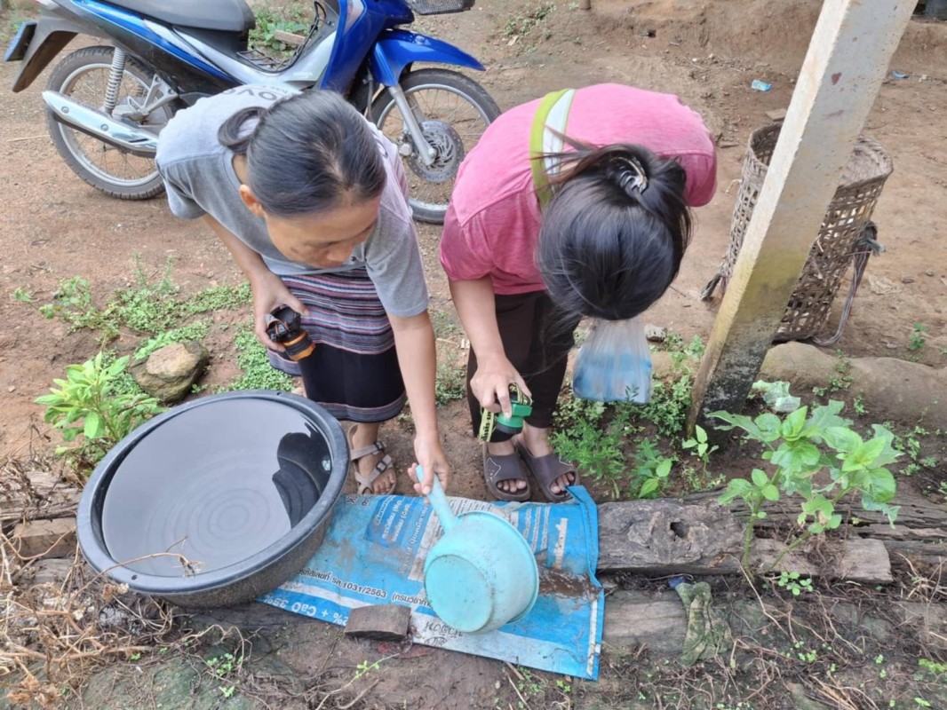 18 ตค. 67 จนท.รพ.สต.บ้านสันป่าไร่ร่วมกับอาสาสมัครสาธารณสุขหมู่ที่ 2 บ้านตีนธาตุ, หมู่ที่3 บ้านป่าไร่เหนือและหมู่ที่ 5 บ้านสันป่าไร่ รณรงค์สำรวจและทำลายแหล่งเพาะพันธ์ลูกน้ำยุงลาย รอบที่ 2 เดือนตุลาคม 67