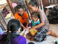 14 พ.ย.67 รพ.สต.บ้านสันป่าไร่ ออกหน่วยฉีดวัคซีนเด็กอายุ 2 เดือน ถึง 4 ปี และ นร.ป.6 หมู่ 6 บ้านห้วยกระทิง จำนวน 24 ราย พร้อมทั่งเจาะเลือดตรวจ hct , จ่ายยา para syr , ferrous syr และ ยืนยันตัวตน(Authen)