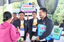 ฝ่ายประชาสัมพันธ์ อบจ.ตาก บุกตลาดนัดองค์การบริหารส่วนตำบลแม่ท้อ!!!