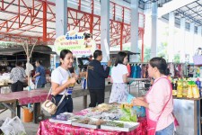 ฝ่ายประชาสัมพันธ์ อบจ.ตาก บุกตลาดนัดองค์การบริหารส่วนตำบลแม่ท้อ!!!