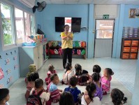 29-30 พย.และ1 ธค. 67 จนท.รพ.สต.บ้านสันป่าไร่ ร่วมกับอาสาสมัครสาธารณสุขหมู่ที่2,3,5และ6,ศพด.บ้านป่าไร่เหนือและโรงเรียนบ้านสันป่าไร่ รณรงค์ให้ความรู้แก่ประชาชนทั่วไปและนักเรียนเนื่องในวันเอดส์โลก