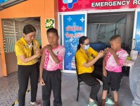 9 ม.ค.68 รพ.สต.บ้านสันป่าไร่ ออกหน่วยฉีดวัคซีนเด็ก อายุ 2 เดือน ถึง 4 ปี หมู่ 6 บ้านห้วยกระทิง และ นักเรียนชั้น ป.1 จำนวน 4 โรงเรียน