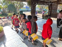 15 ม.ค.68 รพ.สต.บ้านสันป่าไร่ รณรงค์หยอดวัคซีนป้องกันโรคโปลิโอ รอบแรก ในพื้นที่รับผิดชอบ จำนวน 5 หมู่บ้าน ผู้รับบริการ เด็กไทย 183 คน + เด็กต่างชาติ จำนวน 230 คน รวม 413 คน