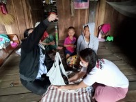 15/1/68 นางเสาร์แก้ว  อ่วมพิทยา เจ้าพนักงานสาธารณสุข รพ.สต.บ้านสันป่าไร่ ร่วมกับเครือข่ายแม่ยุคใหม่ใส่ใจสุขภาพ เยี่ยมหญิงหลังคลอด หมู่ที่ 2 บ้านตีนธาตุ