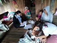 15/1/68 นางเสาร์แก้ว  อ่วมพิทยา เจ้าพนักงานสาธารณสุข รพ.สต.บ้านสันป่าไร่ ร่วมกับเครือข่ายแม่ยุคใหม่ใส่ใจสุขภาพ เยี่ยมหญิงหลังคลอด หมู่ที่ 2 บ้านตีนธาตุ