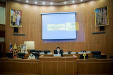 นายก อบจ.ตาก และ ผอ.อุทยานธรณีไม้กลายเป็นหินตาก นำเสนอข้อมูลกับคณะวิจัย เพื่อยกระดับการจัดการท่องเที่ยว