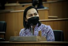 นายก อบจ.ตาก และ ผอ.อุทยานธรณีไม้กลายเป็นหินตาก นำเสนอข้อมูลกับคณะวิจัย เพื่อยกระดับการจัดการท่องเที่ยว