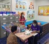 25 ก.พ.2568 เวลา 13.00 น. รพ.สต.บ้านสันป่าไร่ จ่ายยาให้แก่ผู้ป่วยโรคความดันโลหิตสูง กลุ่มที่ 2  , ทำกิจกรรมกลุ่มแลกเปลี่ยนเรียนรู้ , นับจำนวนยา และทบทวนความเข้าใจเรื่องการทานยา ก่อนผู้ป่วยกลับบ้าน