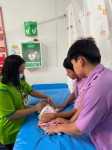 12 มี.ค.68 รพ.สต.บ้านสันป่าไร่ ให้บริการฉีดวัคซีนเด็ก อายุ 2 เดือน ถึง 4 ปี จำนวน 29 คน และตรวจสุขภาพช่องปาก , เคลือบฟลูออไรด์ , ให้ทันตสุขศึกษาแก่ผู้ปกครองเด็ก , เจาะเลือดตรวจ Hct , จ่ายยา para syr และ ferrous syr