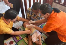 13 มี.ค.68 รพ.สต.บ้านสันป่าไร่ ออกหน่วยให้บริการฉีดวัคซีนเด็ก อายุ 2 เดือน ถึง 4 ปี เขต สสช.ห้วยกระทิง(หมู่ 6 ต.พระธาตุ) จำนวน 12 คน และเจาะเลือดตรวจ Hct , จ่ายยา para syr และ ferrous syr