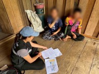 11 เมษายน 2568 นายกัณตพงศ์ ฉลากมงคล ผู้ช่วยเจ้าหน้าที่สาธารณสุขและน.ส.รุจิพร กุลธรรมอนุตระ พนักงานบริการ ประจำสสช.บ้านห้วยกระทิง ร่วมกับทีมศูนย์ควบคุมโรคติดต่อนำโดยแมลงแม่สอด หน่วยควบคุมโรคติดต่อนำโดยแมลง แม่จะเรา สสอ.แม่ระมาด รพ.แม่ระมาดและอสม.ม.6 บ้านห้