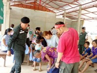 8 พฤษภาคม 2568 นายกันตพงศ์ ฉลากมงคล ผู้ช่วยเจ้าหน้าที่สาธารณสุข สสช.บ้านห้วยกระทิง ร่วมกับโรงพยาบาลแม่ระมาด นำโดย พญ.นันทวรรณ นันทหาร ออกหน่วยแพทย์เคลื่อนที่ พอ.สว. ที่ ม.7 บ้านพะนิกรี มีผู้มารับบริการตรวจรักษาโรคทั่วไป จำนวน 84 คน