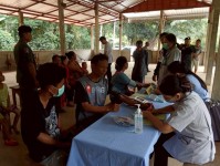 8 พฤษภาคม 2568 นายกันตพงศ์ ฉลากมงคล ผู้ช่วยเจ้าหน้าที่สาธารณสุข สสช.บ้านห้วยกระทิง ร่วมกับโรงพยาบาลแม่ระมาด นำโดย พญ.นันทวรรณ นันทหาร ออกหน่วยแพทย์เคลื่อนที่ พอ.สว. ที่ ม.7 บ้านพะนิกรี มีผู้มารับบริการตรวจรักษาโรคทั่วไป จำนวน 84 คน