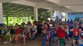 18 พฤษภาคม 2568 นางเสาร์แก้ว อ่วมพิทยา เจ้าพนักงานสาธารณสุข รพ.สต.บ้านสันป่าไร่ ร่วมกับเครือข่ายแม่ยุคใหม่ใส่ใจสุขภาพ จัดอบรมโครงการเสริมสร้างความรู้แก่กลุ่มเสี่ยง“NCD “โรคที่คุณสร้างเอง ณ โรงเรียนบ้านป่าไร่เหนือ มีกลุ่มเสี่ยงเข้ารับการอบรม จำนวน 130 คน โ