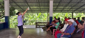 18 พฤษภาคม 2568 นางเสาร์แก้ว อ่วมพิทยา เจ้าพนักงานสาธารณสุข รพ.สต.บ้านสันป่าไร่ ร่วมกับเครือข่ายแม่ยุคใหม่ใส่ใจสุขภาพ จัดอบรมโครงการเสริมสร้างความรู้แก่กลุ่มเสี่ยง“NCD “โรคที่คุณสร้างเอง ณ โรงเรียนบ้านป่าไร่เหนือ มีกลุ่มเสี่ยงเข้ารับการอบรม จำนวน 130 คน โ