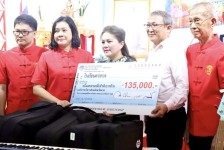 นายก.จอย นายก อบจ.ตาก พบปะผู้ปกครอง โรงเรียนตากกวง พร้อมมอบงบประมาณสนับสนุน