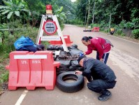 13 มิถุนายน 2568 รพ.สต.บ้านสันป่าไร่ร่วมกับจนท.ฐานตชด.บ้านจบปิและอบต.พระธาตุ ควบคุมโรคไข้เลือดออก รอบที่ 3 เคส อสทพ.จตุพล เถลิงเดชไพร