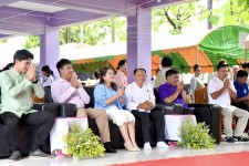 นายก อบจ.ตาก (นายกจอย) ร่วมพิธีมอบสื่อการเรียนการสอนโรงเรียนแม่ตาวใต้