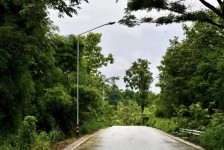 นายกจอย (นายก อบจ.ตาก) ลงพื้นที่ตรวจติดตาม โครงการถนนปลอดภัย ติดตั้งไฟฟ้าส่องสว่าง 2 สายทาง ในพื้นที่ อ.แม่ระมาด 