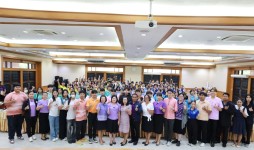 นายกจอย นายก อบจ.ตาก มอบหมายให้ รองปลัดฯ เป็นประธานเปิดโครงการขับเคลื่อนเสริมสร้างเครือข่ายเด็กและเยาวชน