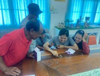 3 สิงหาคม 2568 นายอดิศร เทียนพานิช ผอ.รพ.บ้านสันป่าไร่ ร่วมกับ อสม.นักวิทยาศาสตร์การแพทย์ชุมชนและ อสม. หมู่ที่2 บ้านตีนธาตุ ตรวจสารปนเปื้อนในอาหารสด จำนวน 5 ร้าน 