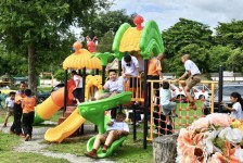 นายก อบจ.ตาก (นายกจอย) สนับสนุนงบประมาณจัดซื้อพร้อมส่งมอบสื่อการเรียนการสอนให้แก่ 4 โรงเรียน ในอำเภอบ้านตาก รวมงบประมาณทั้งสิ้น 700,000 บาท 