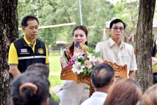 นายก อบจ.ตาก (นายกจอย) สนับสนุนงบประมาณ จำนวน 200,000 บาท จัดซื้อสื่อการเรียนการสอน ให้แก่โรงเรียนบ้านทุ่งกระเชาะ อ.บ้านตาก