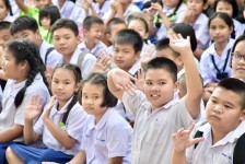 นายกจอย พบปะผู้บริหาร คณะครูและนักเรียนโรงเรียนบ้านห้วยนกแล อ.แม่ระมาด