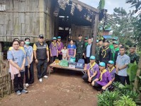 เยี่ยมบ้านเด็กในพระราชานุเคราะห์